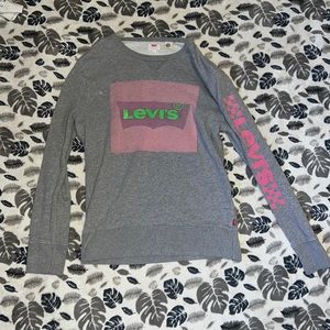 Levi’s long sleeve gray and pink